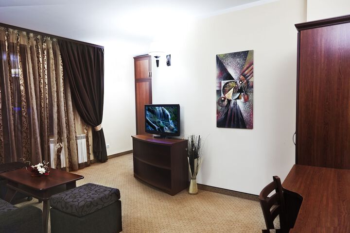 Room 35 of 93