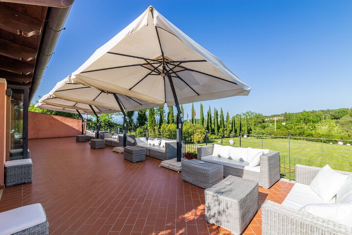 Terrace/Patio 93 of 96