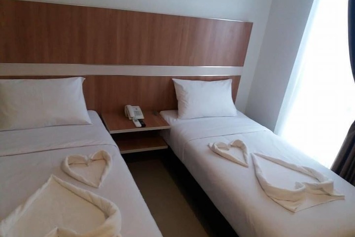 Room 15 of 25