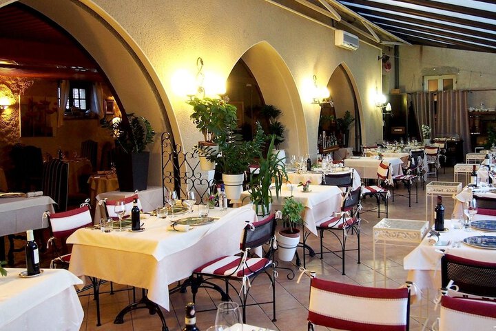 Dining 63 of 83