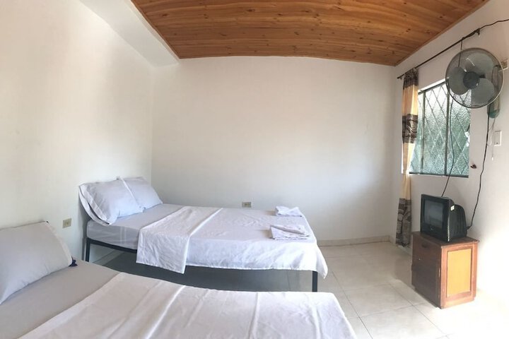 Room 6 of 40