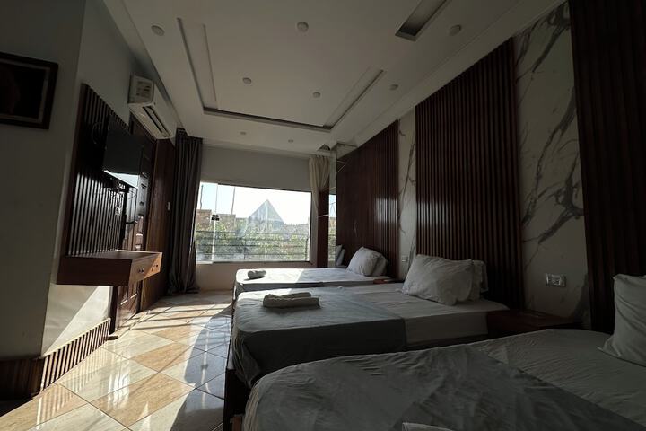 Room 21 of 33