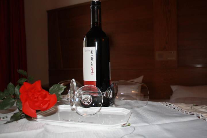 Dining 36 of 53
