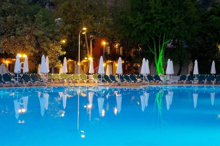 Hotel with Pool