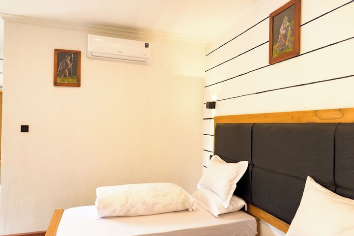 Room 30 of 84