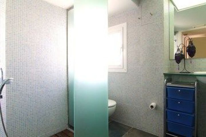 Room 2 of 47