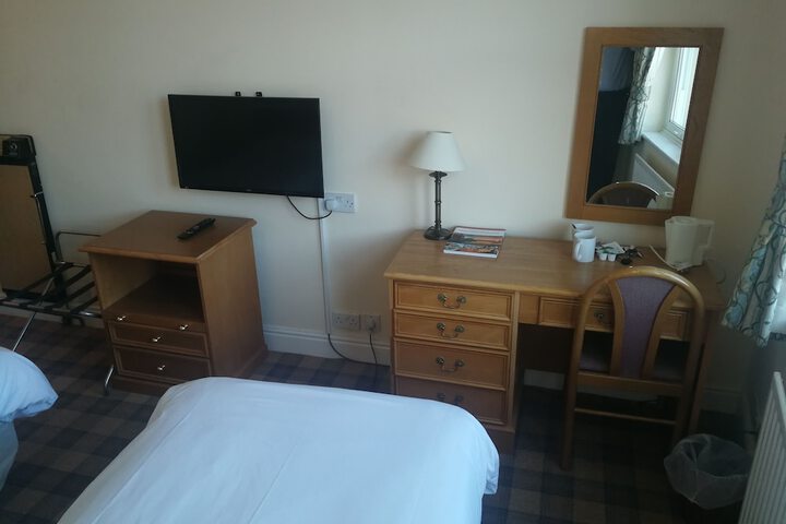 Room 7 of 36