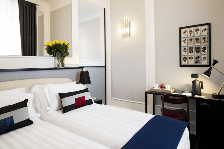 Room 123 of 380