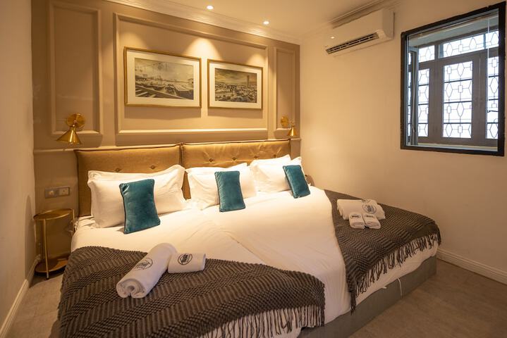 Room 28 of 47