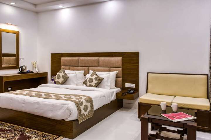 Room 15 of 32