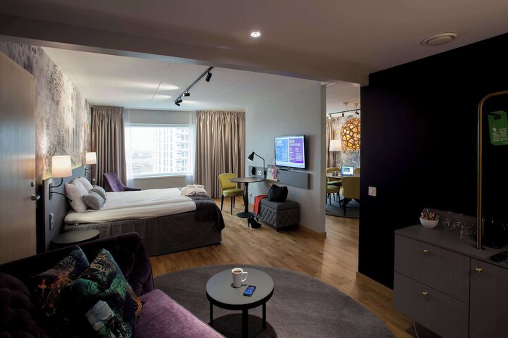 Room 40 of 92