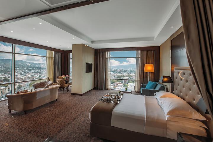 Room 53 of 156