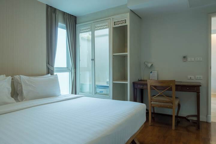 Room 26 of 142
