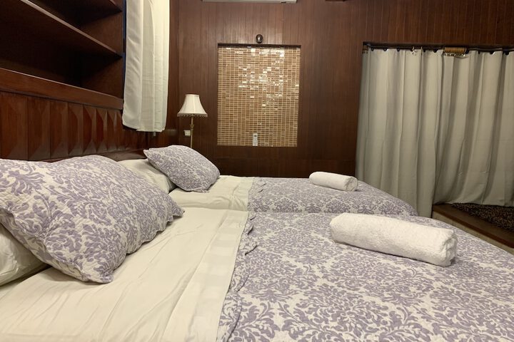 Room 32 of 230