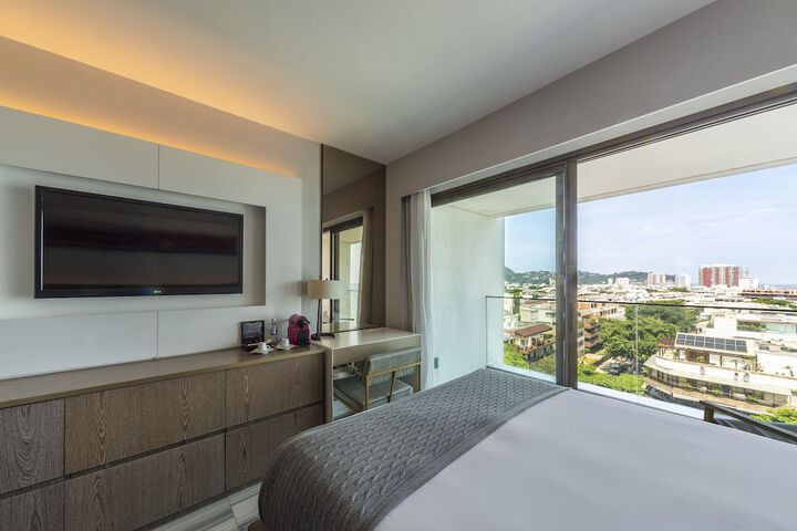 Room 30 of 104