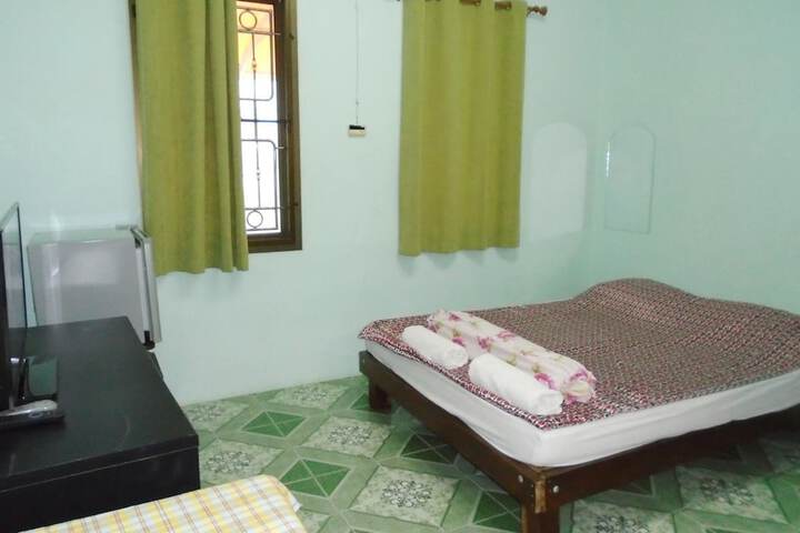 Room 9 of 19