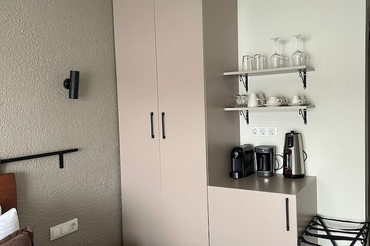 Room 25 of 63
