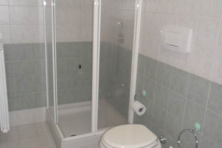 Room 14 of 22