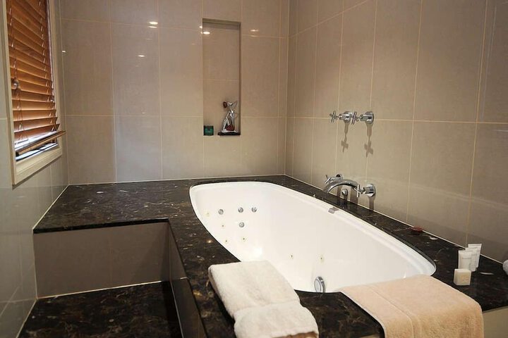 Hot Tub 16 of 22