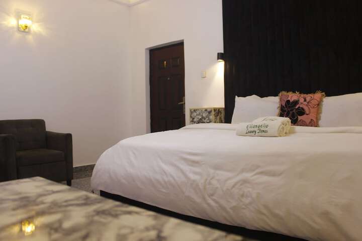 Room 18 of 26
