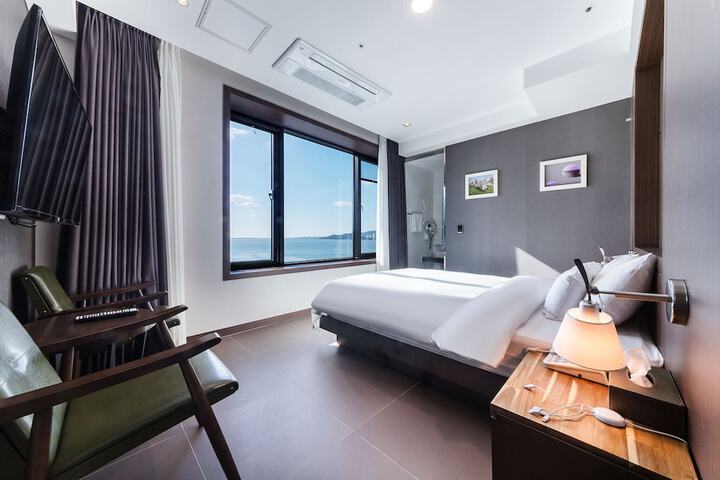 Room 26 of 55