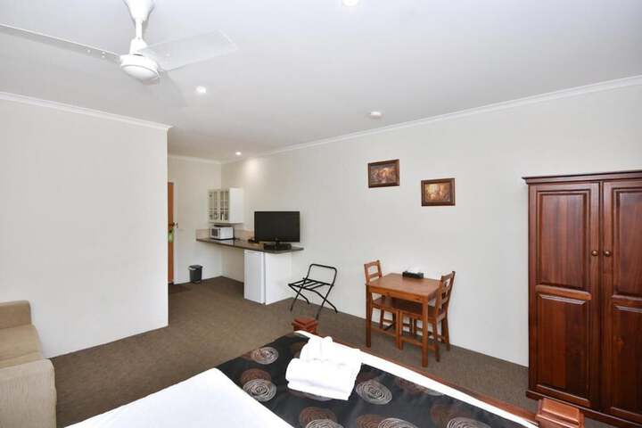 Room 6 of 26