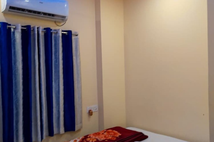 Room 4 of 27