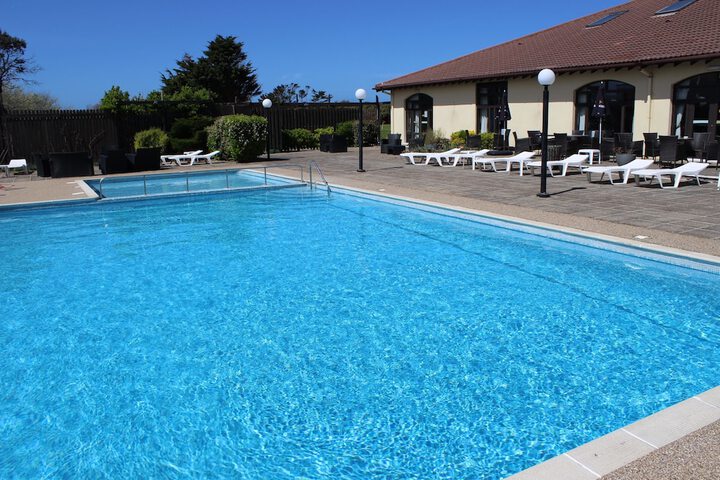 Pools & Facilities