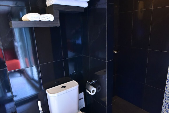 Room 35 of 49