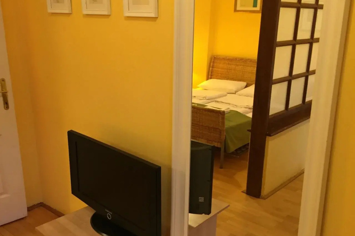 Room 2 of 20