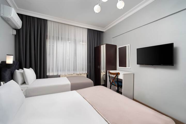 Room 8 of 40