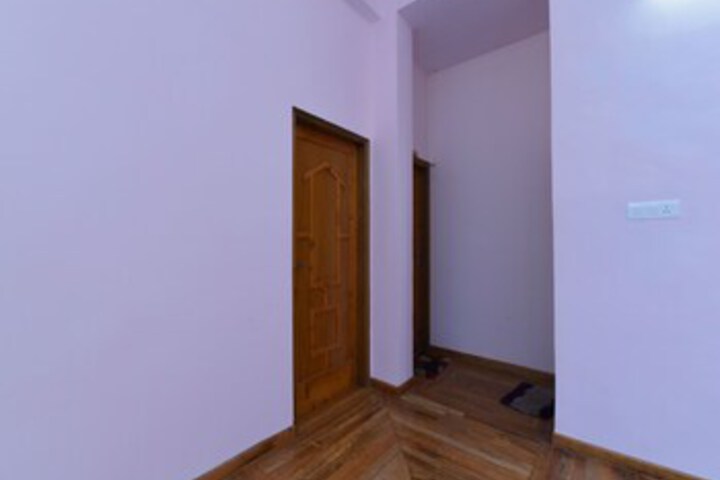 Ballroom/Hall 11 of 25