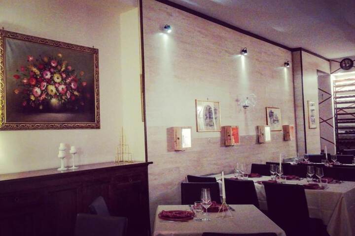 Dining 21 of 30