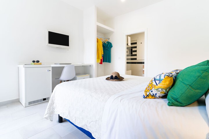 Room 49 of 140