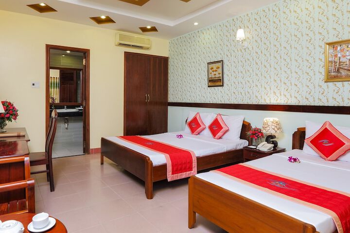 Room 10 of 94