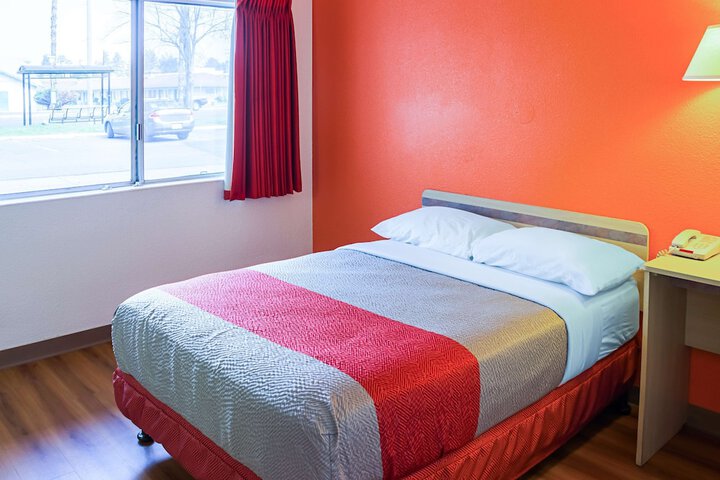 Room 4 of 35