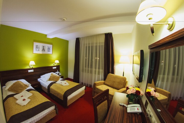 Room 13 of 31