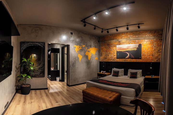 Room 42 of 135