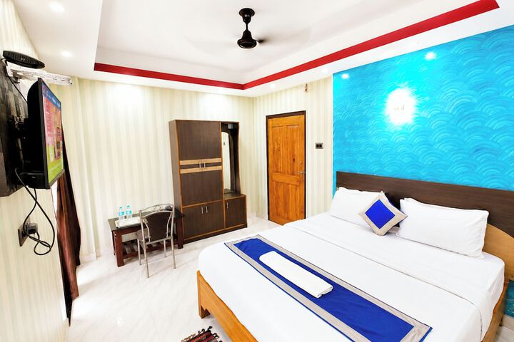 Room 13 of 20