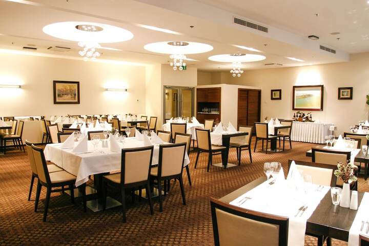 Dining 62 of 91