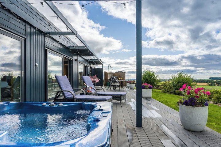 Sundeck 77 of 80