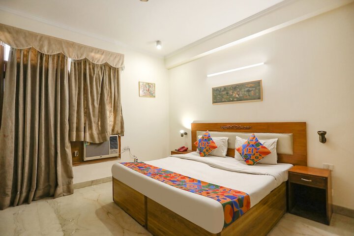Room 11 of 27