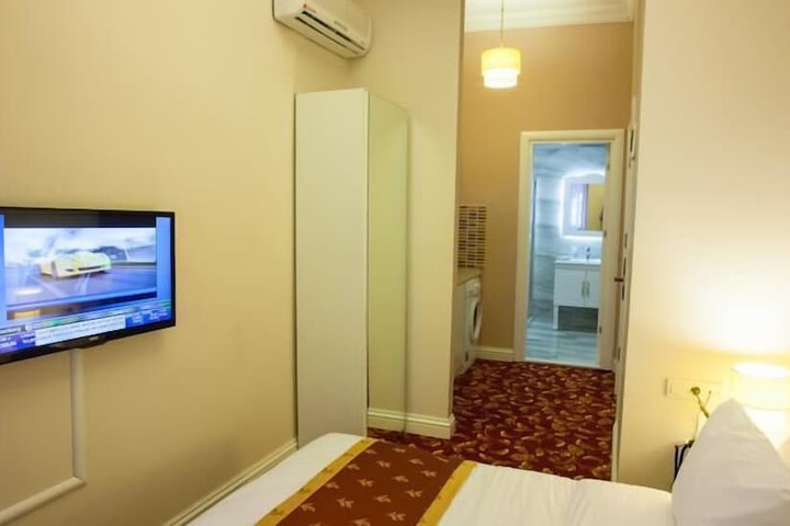 Room 5 of 22