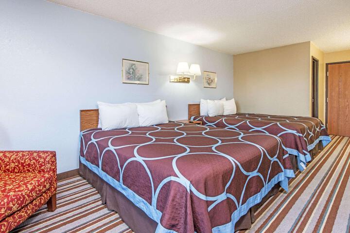 1 King Bed (3 of 11)