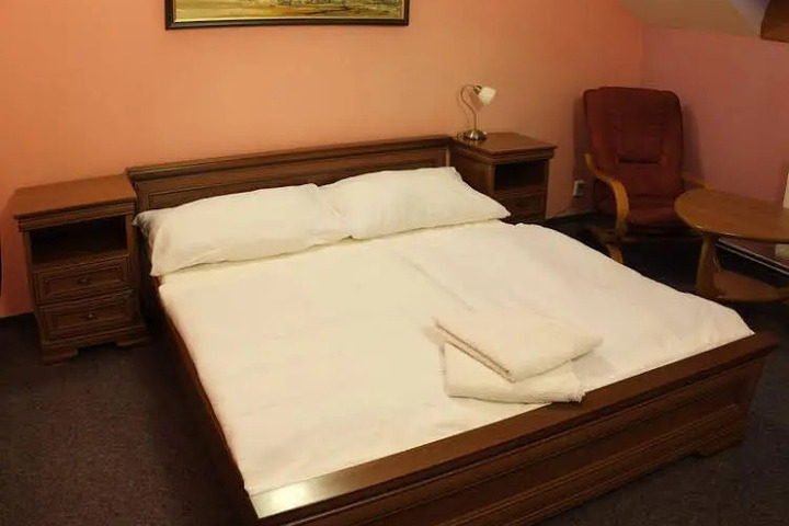 HOTEL BAT **