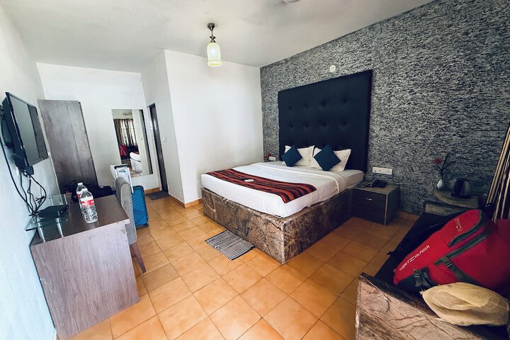 Room 9 of 43