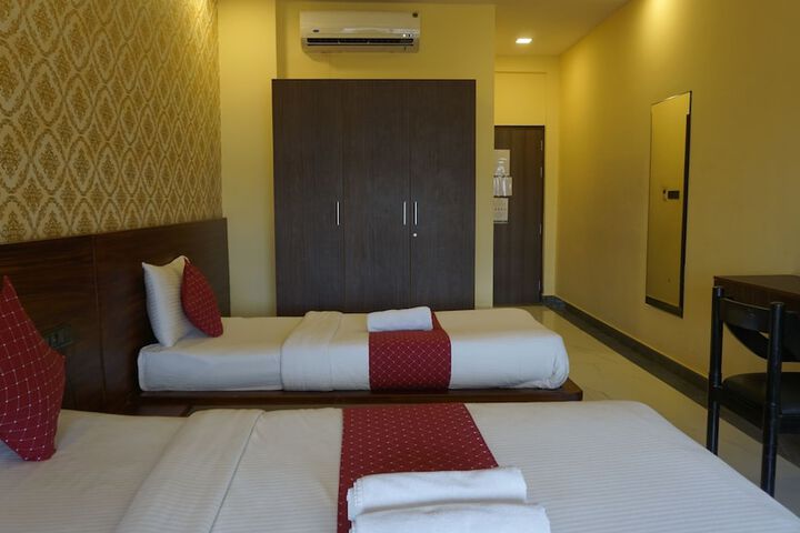 Room 27 of 128