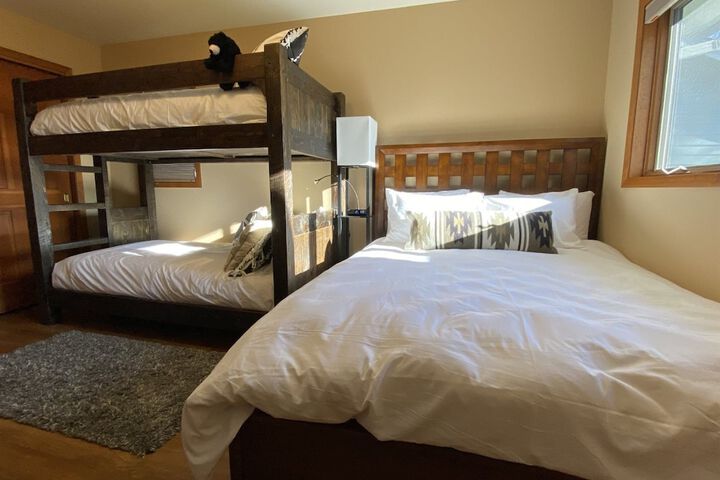 Room 5 of 28