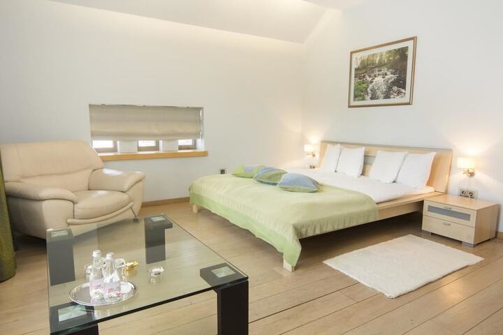 Room 5 of 36