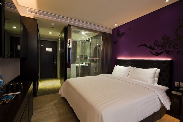 Room 9 of 69